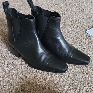 Signature Journee Elegant Black Leather Ankle Booties size 8.5